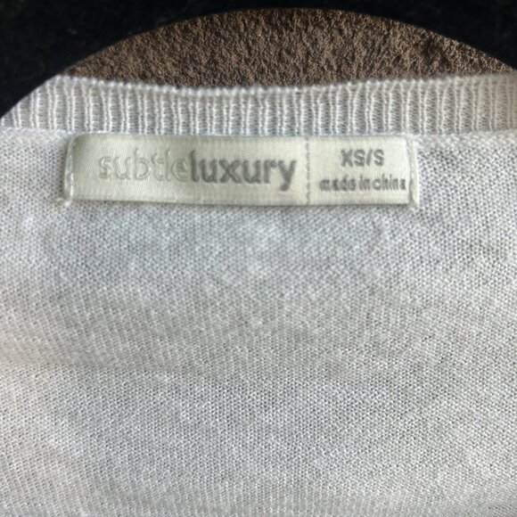 La Dolce Vita Subtle Luxury White Cozy Long Sleeve Sweater Size XS - Picture 3 of 6